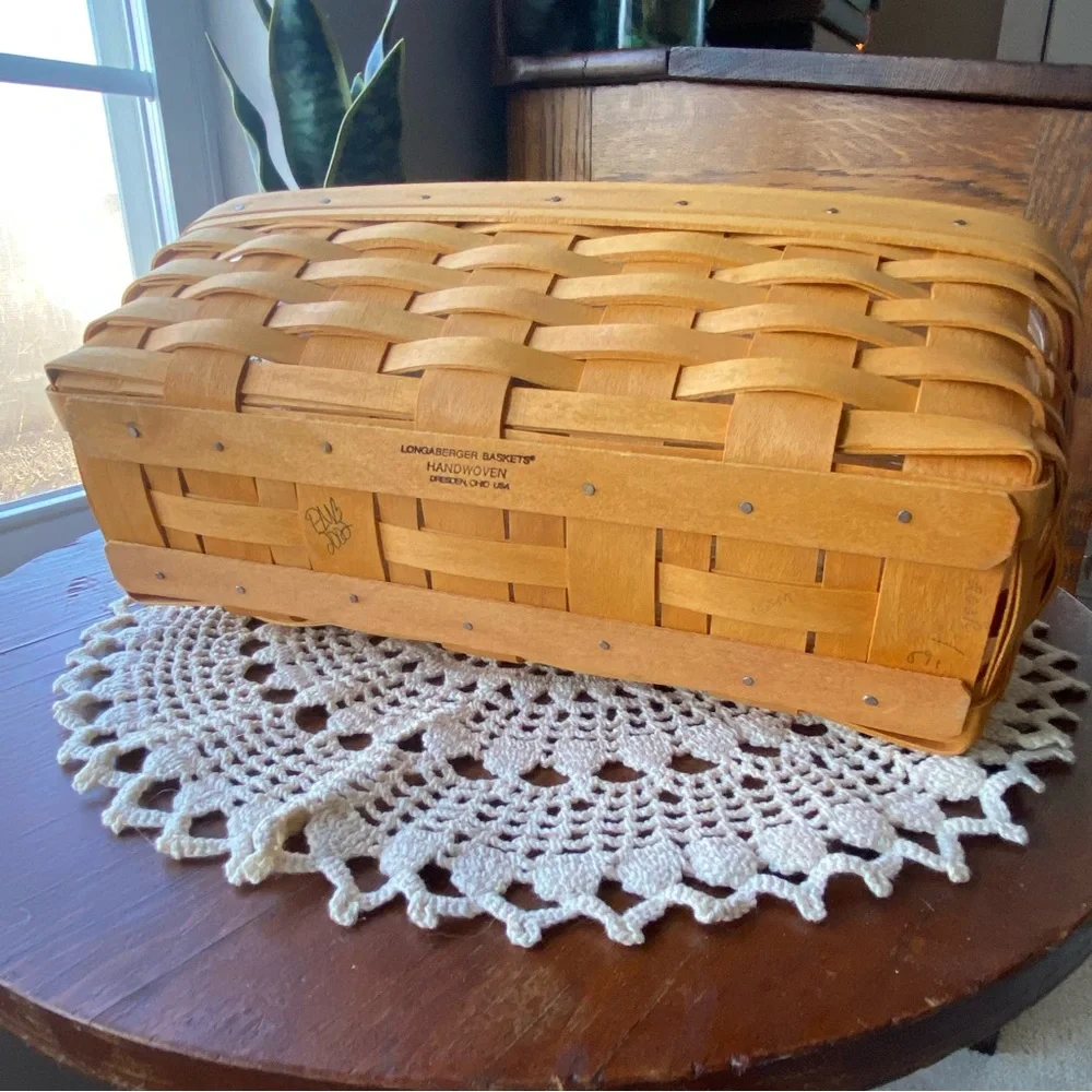 Longaberger 2002 Wicker Vanity Desk Basket w/Blue Floral Liner 2 Plastic Liners